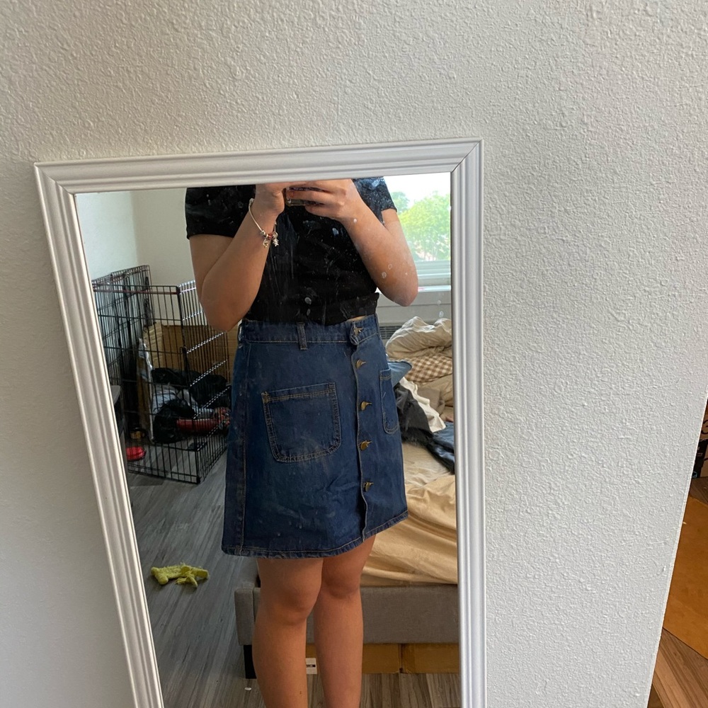 Skirts - Picture 2 of 16